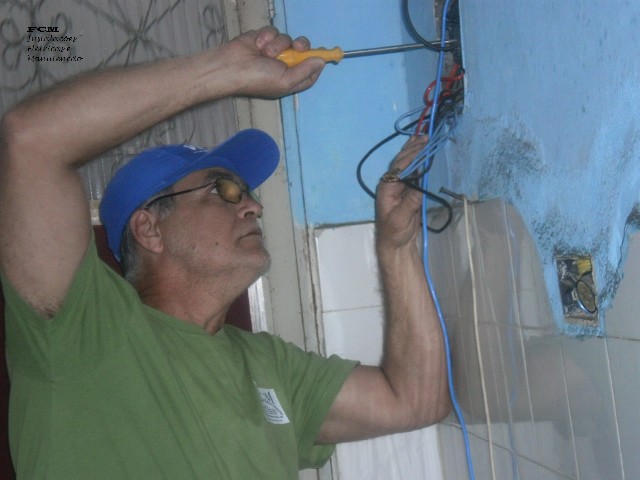 Foto 1 - Eletricista servios em geral